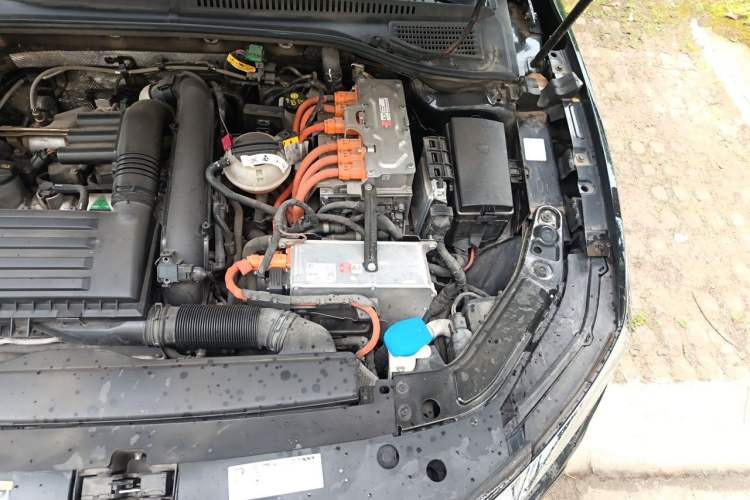 Used Volkswagen Passat New Energy 2020 430 PHEV Hybrid Luxury Edition China VI Standard Engine Bay Left