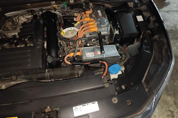 Used Volkswagen Passat New Energy 2020 430 PHEV Hybrid Luxury Edition China VI Standard Engine Bay Left