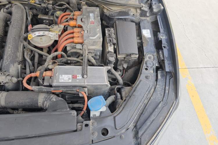 Used Volkswagen Passat New Energy 2020 430 PHEV Hybrid Luxury Edition China VI Standard Engine Bay Left