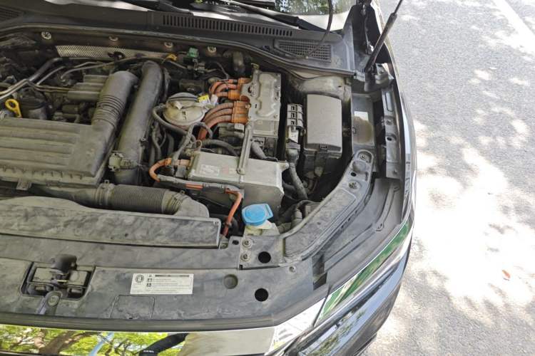 Used Volkswagen Passat New Energy 2020 430 PHEV Hybrid Luxury Version China V Standard Engine Bay Left
