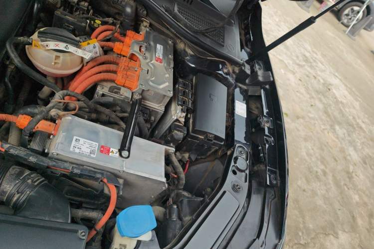 Used Volkswagen Passat New Energy 2020 430 PHEV Hybrid Luxury Edition China VI Standard Engine Bay Left