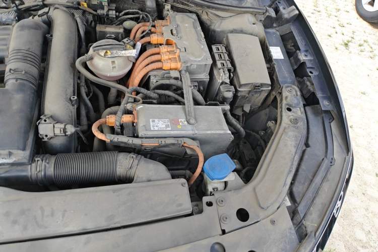 Used Volkswagen Passat New Energy 2020 430 PHEV Hybrid Elite Edition China VI Standard Engine Bay Left