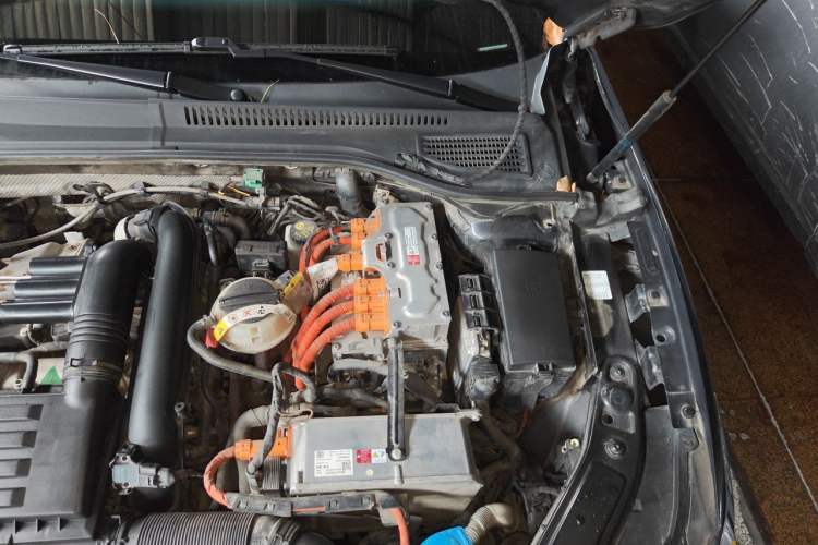 Used Volkswagen Passat New Energy 2020 430 PHEV Hybrid Elite Edition China VI Standard Engine Bay Left