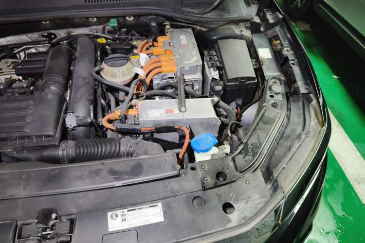 Used Volkswagen Passat New Energy 2020 430 PHEV Hybrid Luxury Edition China VI Standard Engine Bay Left