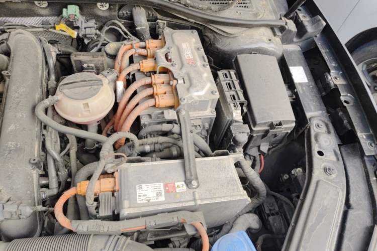 Used Volkswagen Passat New Energy 2020 430 PHEV Hybrid Elite Edition China VI Standard Engine Bay Left