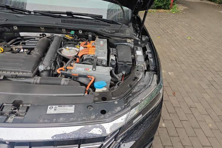 Used Volkswagen Passat New Energy 2020 430 PHEV Hybrid Luxury Edition China VI Standard Engine Bay Left