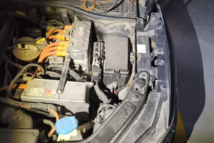 Used Volkswagen Passat New Energy 2020 430 PHEV Hybrid Luxury Edition China VI Standard Engine Bay Left