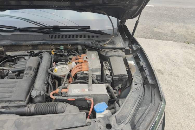 Used Volkswagen Passat New Energy 2020 430 PHEV Hybrid Luxury Edition China VI Standard Engine Bay Left