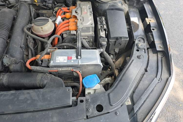 Used Volkswagen Passat New Energy 2020 430 PHEV Hybrid Elite Edition China VI Standard Engine Bay Left