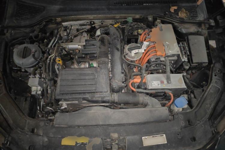Used Volkswagen Passat New Energy 2020 430 PHEV Hybrid Luxury Edition China VI Standard Engine Bay