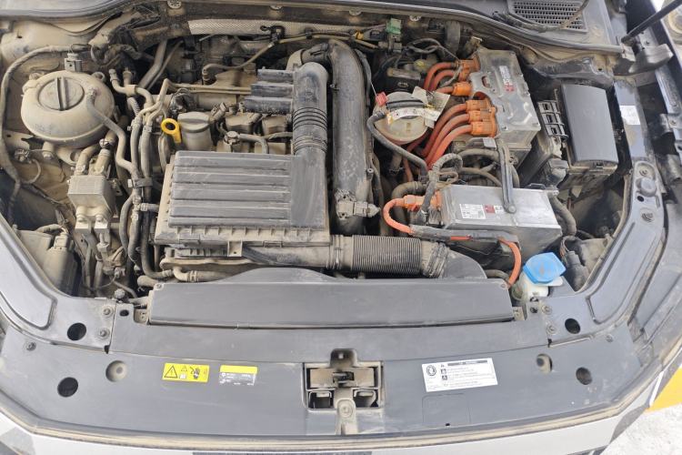 Used Volkswagen Passat New Energy 2020 430 PHEV Hybrid Luxury Edition China VI Standard Engine Bay