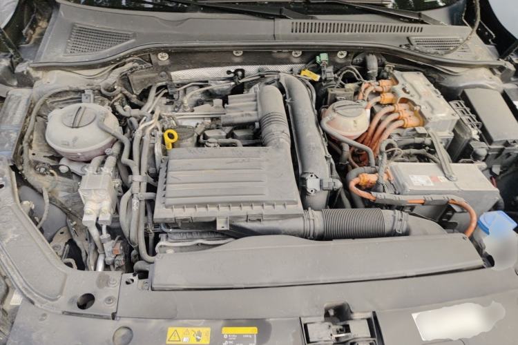 Used Volkswagen Passat New Energy 2020 430 PHEV Hybrid Elite Edition China VI Standard Engine Bay