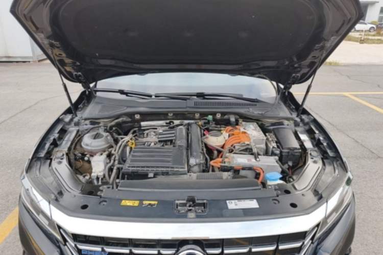 Used Volkswagen Passat New Energy 2020 430 PHEV Hybrid Luxury Version China V Standard Engine Bay