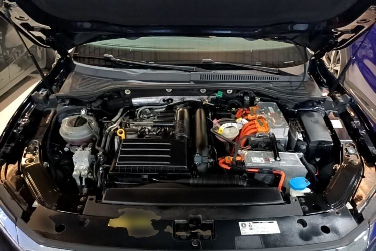 Used Volkswagen Passat New Energy 2020 430 PHEV Hybrid Elite Edition China VI Standard Engine Bay