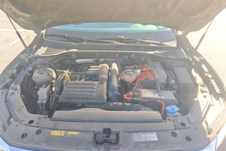 Used Volkswagen Passat New Energy 2020 430 PHEV Hybrid Elite Edition China VI Standard Engine Bay