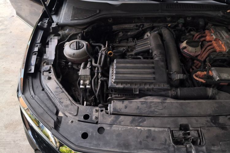 Used Volkswagen Passat New Energy 2020 430 PHEV Hybrid Elite Edition China VI Standard Engine Bay Right