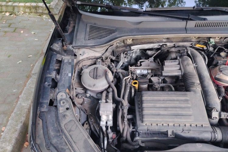 Used Volkswagen Passat New Energy 2020 430 PHEV Hybrid Elite Edition China VI Standard Engine Bay Right