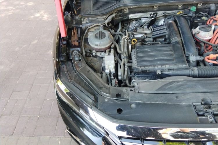 Used Volkswagen Passat New Energy 2020 430 PHEV Hybrid Luxury Edition China VI Standard Engine Bay Right