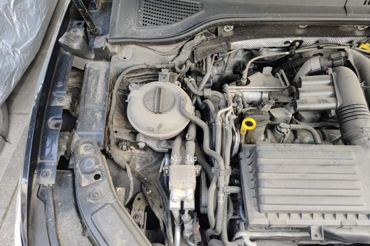 Used Volkswagen Passat New Energy 2020 430 PHEV Hybrid Elite Edition China VI Standard Engine Bay Right