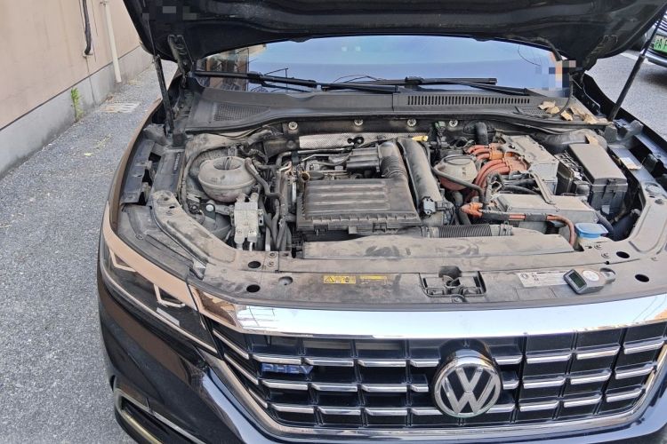 Used Volkswagen Passat New Energy 2020 430 PHEV Hybrid Elite Edition China VI Standard Engine Bay Right