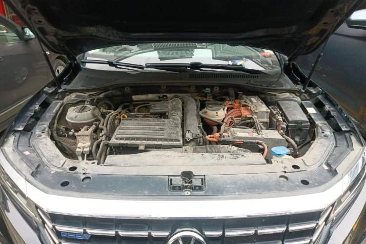 Used Volkswagen Passat New Energy 2020 430 PHEV Hybrid Elite Edition China VI Standard Engine Bay