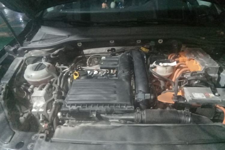 Used Volkswagen Passat New Energy 2020 430 PHEV Hybrid Luxury Edition China VI Standard Engine Bay