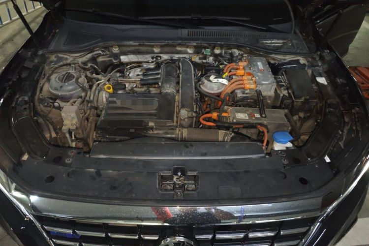 Used Volkswagen Passat New Energy 2020 430 PHEV Hybrid Elite Edition China VI Standard Engine Bay