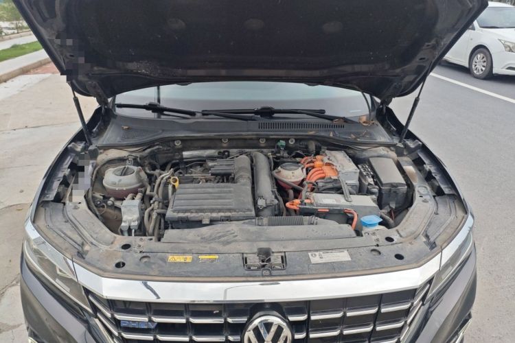 Used Volkswagen Passat New Energy 2020 430 PHEV Hybrid Elite Edition China VI Standard Engine Bay