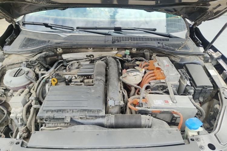 Used Volkswagen Passat New Energy 2020 430 PHEV Hybrid Elite Edition China VI Standard Engine Bay