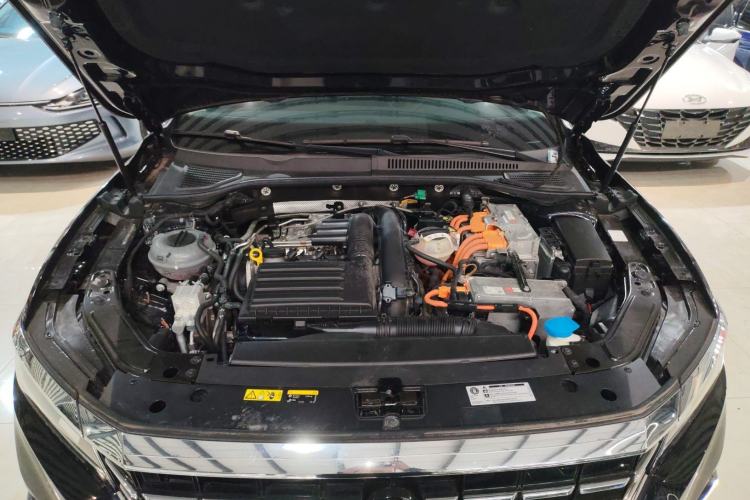 Used Volkswagen Passat New Energy 2020 430 PHEV Hybrid Luxury Edition China VI Standard Engine Bay