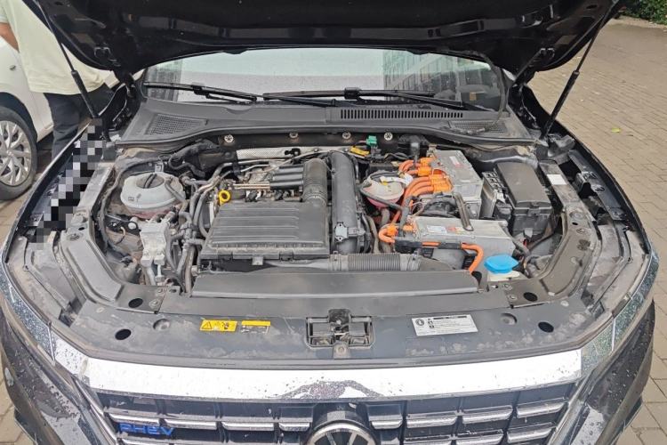 Used Volkswagen Passat New Energy 2020 430 PHEV Hybrid Luxury Edition China VI Standard Engine Bay