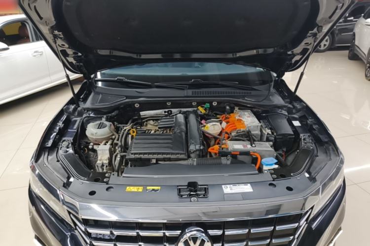 Used Volkswagen Passat New Energy 2020 430 PHEV Hybrid Elite Edition China VI Standard Engine Bay