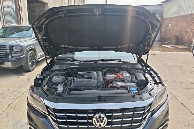 Used Volkswagen Passat New Energy 2020 430 PHEV Hybrid Luxury Edition China VI Standard Engine Bay