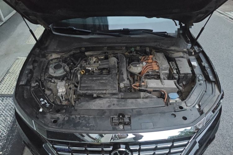 Used Volkswagen Passat New Energy 2020 430 PHEV Hybrid Elite Edition China VI Standard Engine Bay