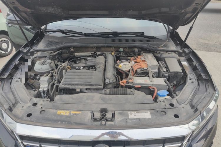 Used Volkswagen Passat New Energy 2020 430 PHEV Hybrid Luxury Edition China VI Standard Engine Bay