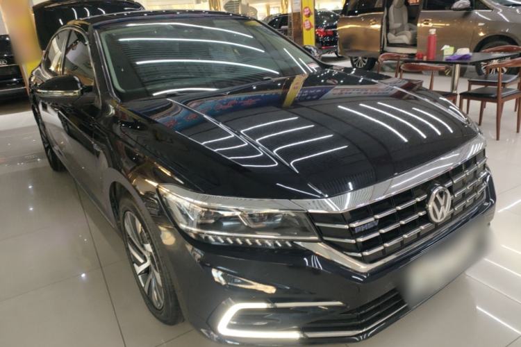 Used Volkswagen Passat New Energy 2020 430 PHEV Hybrid Luxury Edition China VI Standard Front Right 45 Deg