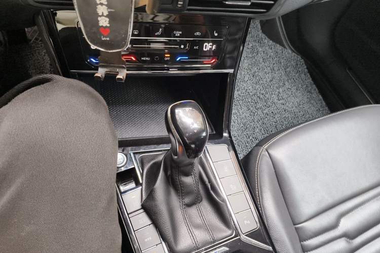 Used Volkswagen Passat New Energy 2020 430 PHEV Hybrid Elite Edition China VI Standard Gear Lever