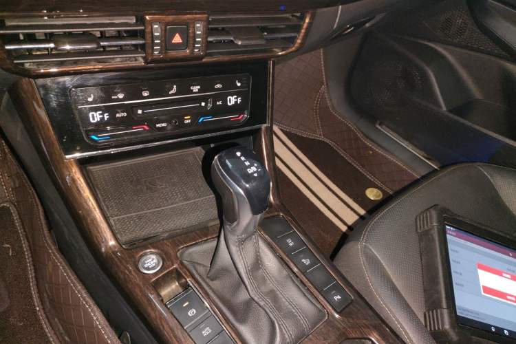 Used Volkswagen Passat New Energy 2020 430 PHEV Hybrid Luxury Edition China VI Standard Gear Lever