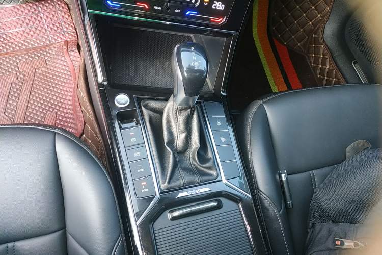 Used Volkswagen Passat New Energy 2020 430 PHEV Hybrid Elite Edition China VI Standard Gear Lever