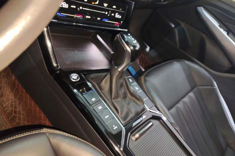 Used Volkswagen Passat New Energy 2020 430 PHEV Hybrid Elite Edition China VI Standard Gear Lever