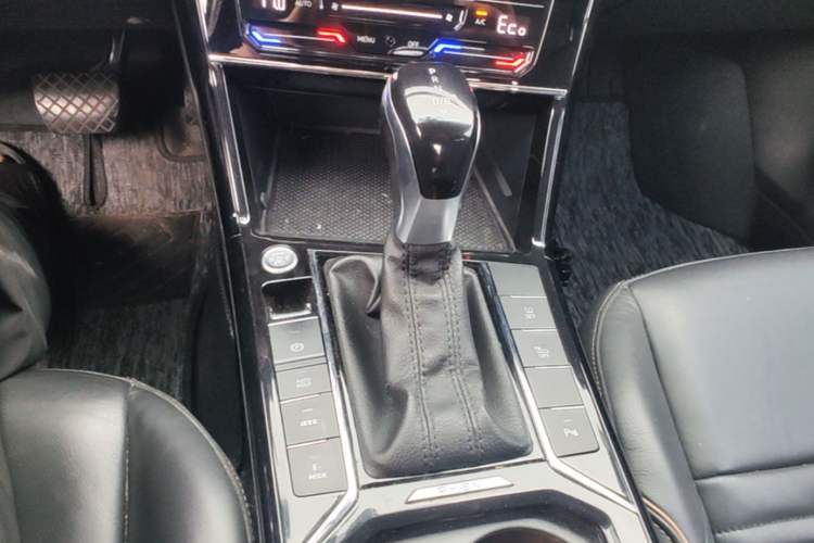 Used Volkswagen Passat New Energy 2020 430 PHEV Hybrid Elite Edition China VI Standard Gear Lever