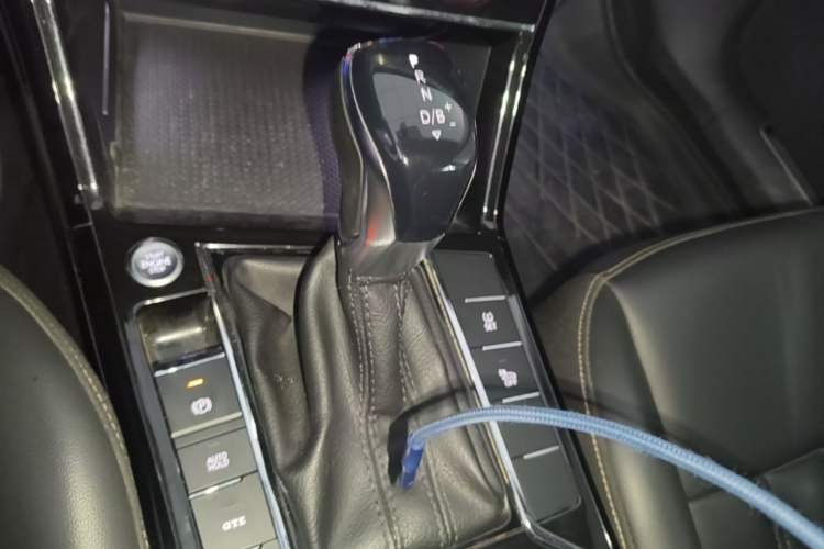 Used Volkswagen Passat New Energy 2020 430 PHEV Hybrid Elite Edition China VI Standard Gear Lever