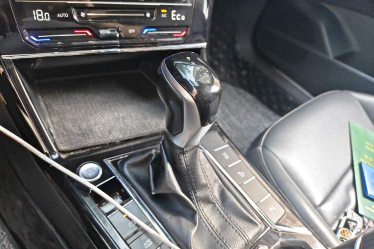 Used Volkswagen Passat New Energy 2020 430 PHEV Hybrid Elite Edition China VI Standard Gear Lever