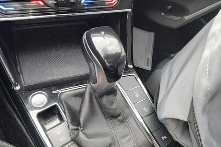 Used Volkswagen Passat New Energy 2020 430 PHEV Hybrid Elite Edition China VI Standard Gear Lever