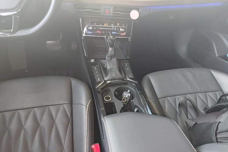 Used Volkswagen Passat New Energy 2020 430 PHEV Hybrid Luxury Edition China VI Standard Gear Lever