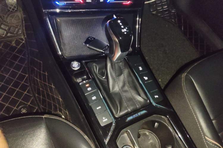 Used Volkswagen Passat New Energy 2020 430 PHEV Hybrid Elite Edition China VI Standard Gear Lever