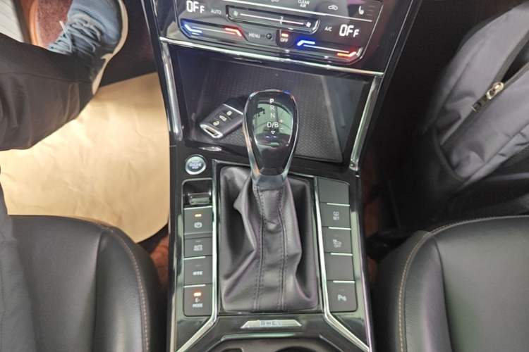 Used Volkswagen Passat New Energy 2020 430 PHEV Hybrid Elite Edition China VI Standard Gear Lever