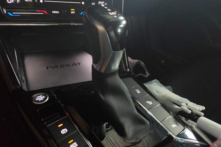 Used Volkswagen Passat New Energy 2020 430 PHEV Hybrid Elite Edition China VI Standard Gear Lever
