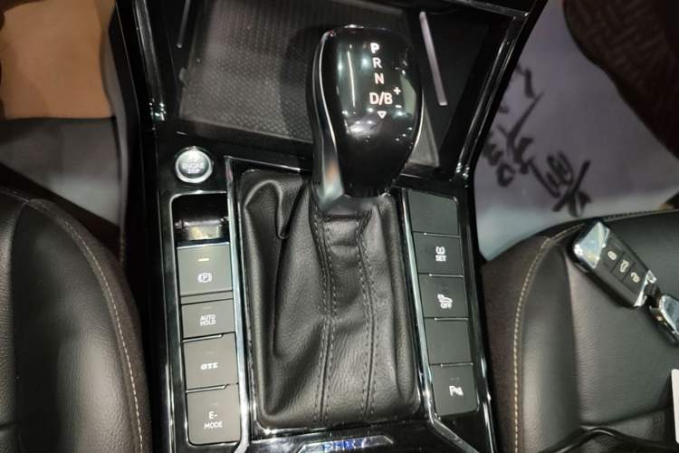 Used Volkswagen Passat New Energy 2020 430 PHEV Hybrid Elite Edition China VI Standard Gear Lever