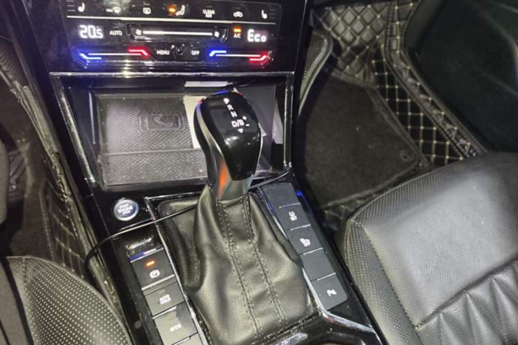 Used Volkswagen Passat New Energy 2020 430 PHEV Hybrid Luxury Version China V Standard Gear Lever